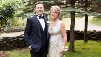 Scotty McCreery and his mother on his wedding day