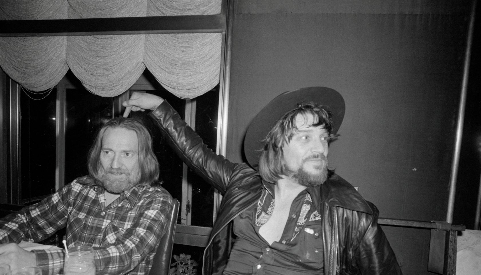 Waylon Jennings Pointing to Willie Nelson
