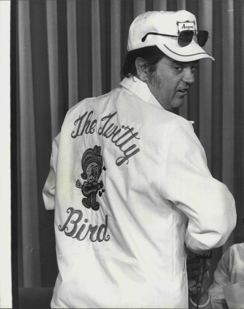 American country and western star Conway Twitty arrived in Sydney today with his wife, Mickey, and his group, "The Twitty Birds".The airport press conference and outside with his wife.