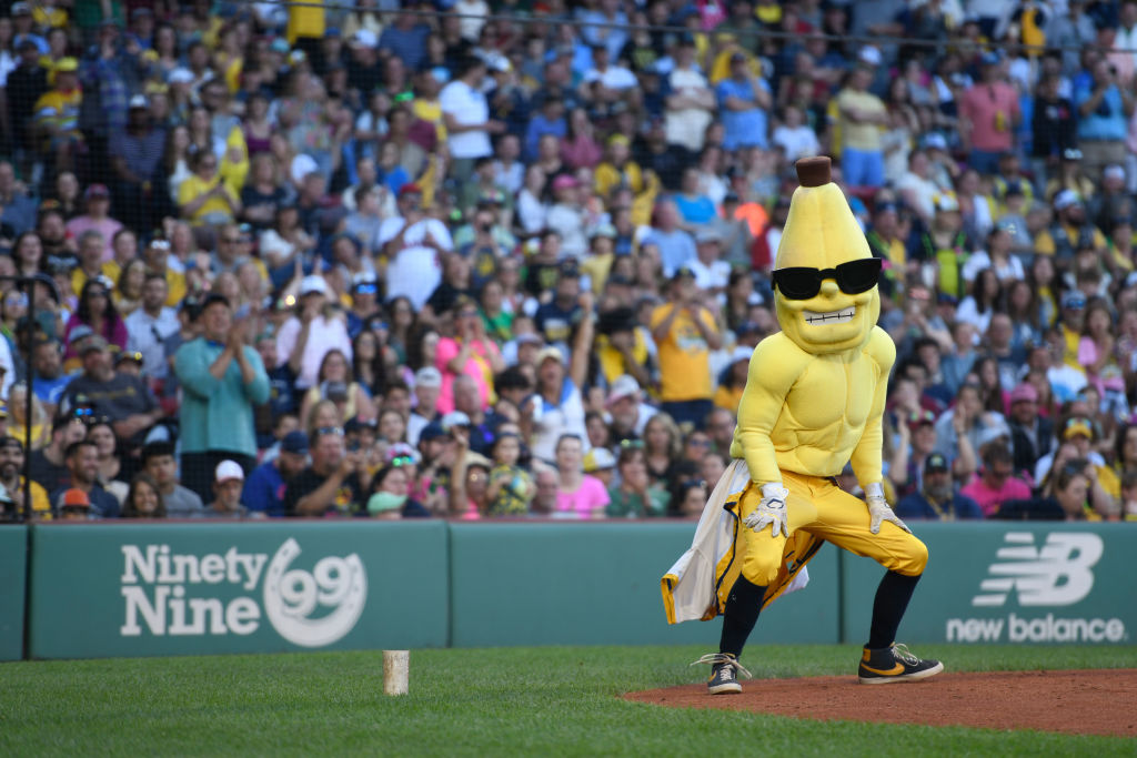 The Party Animals v The Savannah Bananas