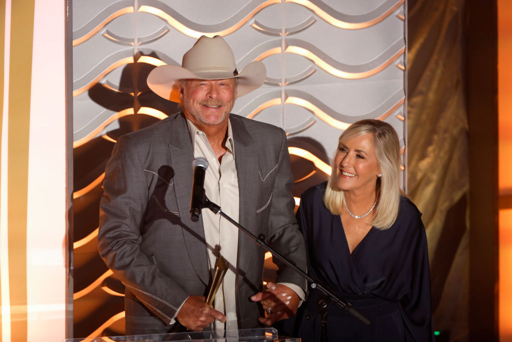 17th Academy Of Country Music Honors – Show