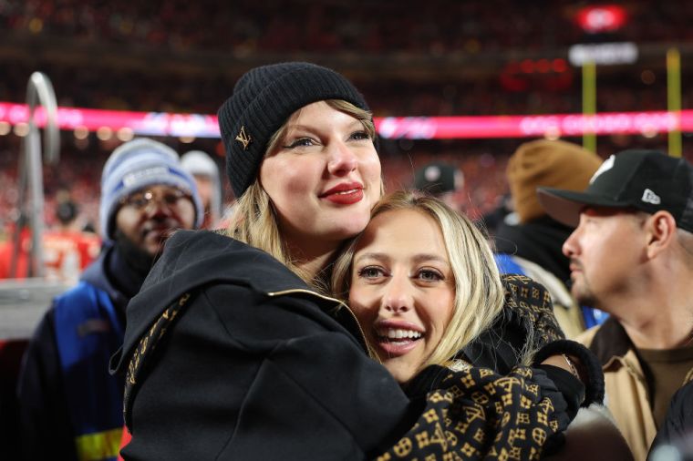 Taylor Swift Hugs Brittany Mahomes On Field