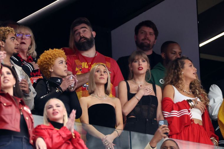 Will Taylor Swift Be Shown During The Anthem?