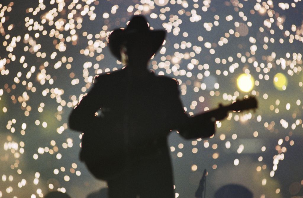 Country Singers Perform at Superbowl XXVII