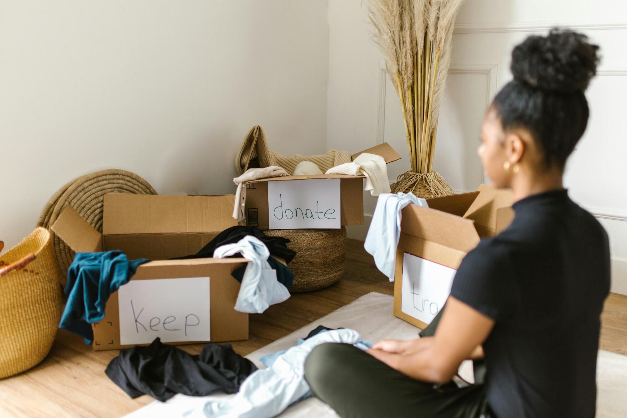 How smart decluttering can improve your mental well-being at home